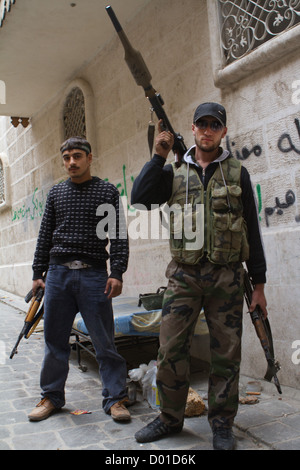 22 octobre 2012 - Alep, Syrie : les combattants de l'Armée syrienne libre dans la vieille ville. Banque D'Images