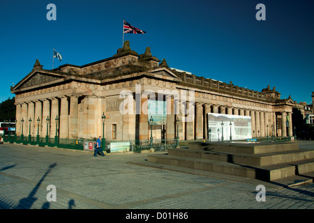 La National Portrait Gallery, Princes Street Gardens, Édimbourg Banque D'Images