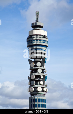 Modèle de la BT Tower, le parc à thème Legoland, Windsor, England, United Kingdom. Banque D'Images