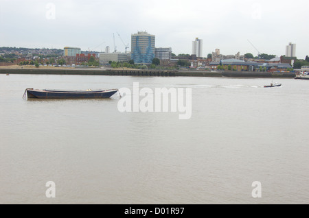 Vue sur la Tamise à partir de Woolwich, à Londres, en Angleterre Banque D'Images