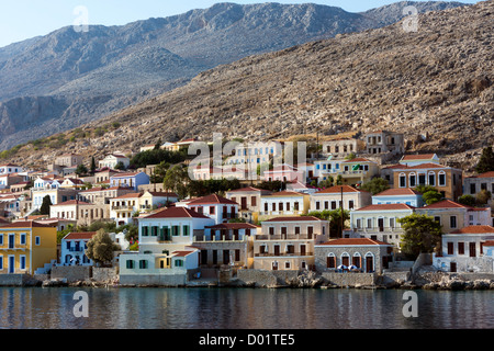 Maisons colorées, Halki, Chalki, Dodekanese, Grèce Banque D'Images