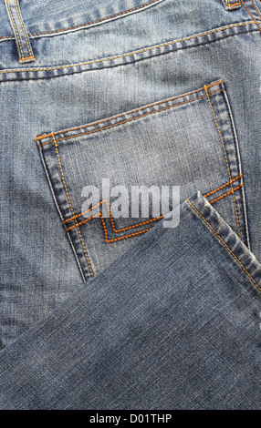 Poche de jean bleu texturé à l'arrière Banque D'Images