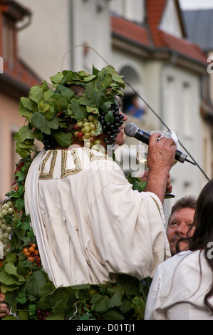 Herbert Graedtke comme 'Bacchus' à Radebeul Herbst und Weinfest, festival du vin d'automne, Radebeul, Saxe, Saxe, Allemagne Banque D'Images