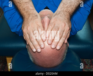 Praticien de Reiki au travail Banque D'Images