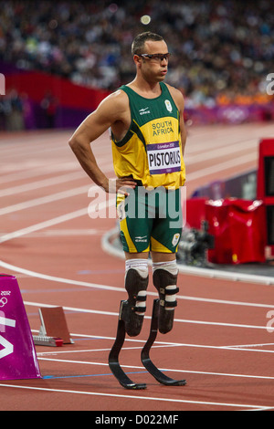 Oscar Pistorius (RSA) en compétition dans l'épreuve du 400 mètres en demi-finale des Jeux Olympiques d'été, Londres 2012 Banque D'Images