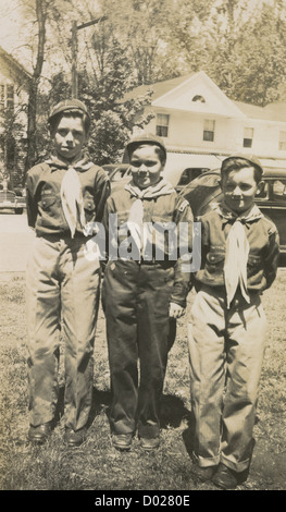 Vers 1930, photographie, trois scouts de garçon, probablement du Massachusetts, de l'Angleterre, USA. Banque D'Images