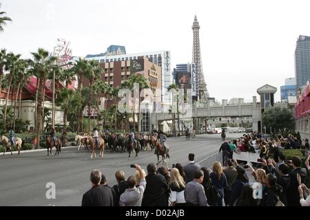 Shania Twain lors d'une apparition publique pour Shania Twain arrive à débuts SHANIA : encore au Colisée, le Caesars Palace Hotel and Casino, Las Vegas, NV le 14 novembre 2012. Photo par : James Atoa/Everett Collection Banque D'Images