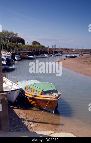 Le Creek à Blakeney Quay Norfolk Banque D'Images