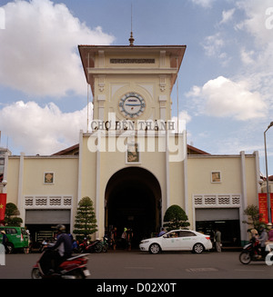 Le marché Ben Thanh à Saigon Ho chi minh ville au Vietnam en Extrême-Orient asie du sud-est. architecture bâtiment marchés histoire voyage wanderlust Banque D'Images