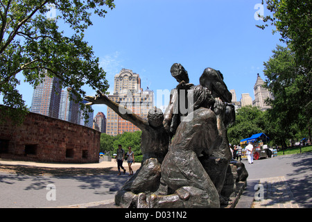 Les Immigrants Monnument Battery Park, New York City Banque D'Images