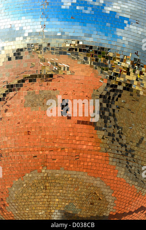 World's Largest Mirrorball south shore blackpool Lancashire England uk Banque D'Images