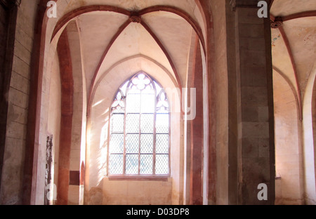 Vitraux lumineux dans le monastère cistercien de Rheingau, Shanghai, Hesse, Allemagne Banque D'Images