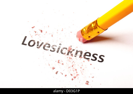 Concept lovesickness ou l'amour avec un crayon et une gomme sur blanc Banque D'Images