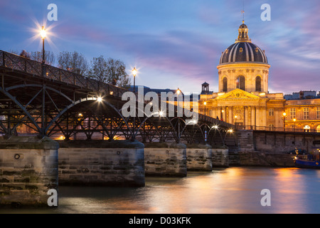 Plus de crépuscule Académie Française et de la Seine, Paris France Banque D'Images