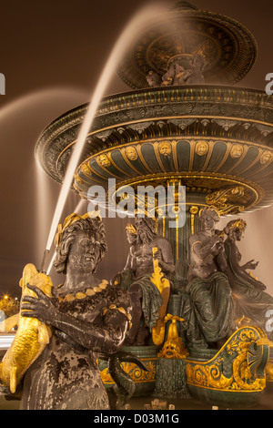 Fontaine des Mers - Fontaine de mer dans la place de la Concorde, Paris France Banque D'Images