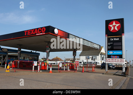 Une station service Texaco en photo fermé pour cause de manque de carburant, Peacehaven, East Sussex, UK. Banque D'Images