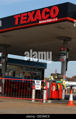 Une station service Texaco en photo fermé pour cause de manque de carburant, Peacehaven, East Sussex, UK. Banque D'Images