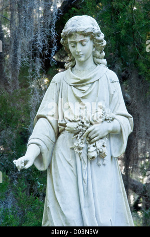 États-unis, GA, Savannah, cimetière Bonaventure, Angel Statue Banque D'Images