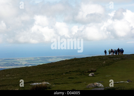 Ile de Man ; LES RANDONNEURS SUR LE SNEFFELS SUMMIT Banque D'Images