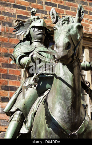 Une statue d'un chevalier à l'extérieur de l'Hôtel de ville, Brême, Allemagne Banque D'Images