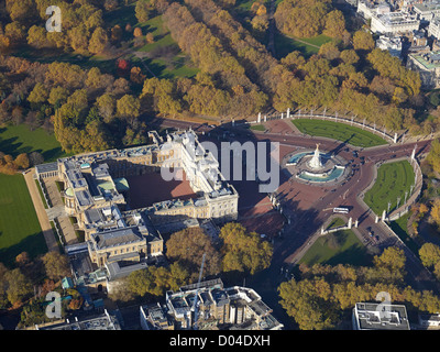 Londres à partir de l'air, montrant le palais de Buckingham et le Mall, England UK Banque D'Images