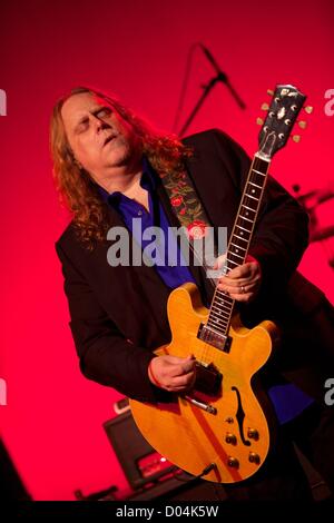 New York, USA. 15 novembre 2012. En présence de Warren Haynes pour 15e Samuel Waxman Cancer Research Foundation La collaboration, pour bénéficier d'un traitement curatif, Park Avenue Armory, New York, NY Le 15 novembre 2012. Photo par : Andres Otero/Everett Collection Banque D'Images