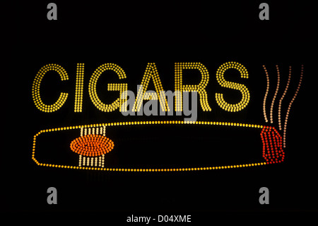 Cigare Neon Light Sign avec Icône Banque D'Images