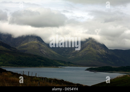 Passant au-dessus des nuages de couvaison Bla bheinn de Torrin Broadford Isle of Skye Ecosse Banque D'Images