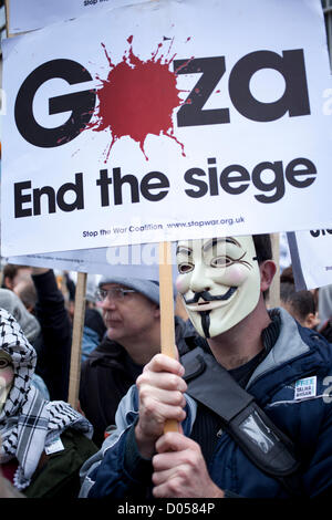 Londres, Royaume-Uni. Samedi 17 novembre 2012. Manifestation contre les attaques israéliennes sur Gaza. Des centaines de Palestiniens et d'Pro-Palestinians visant à protester pour accéder à la liberté de la Palestine et d'Israël contre les bombardements récents. Crédit : Michael Kemp / Alamy Live News Banque D'Images