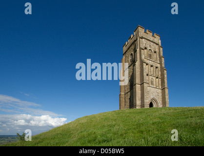 St Michael's Tower sur Tor de Glastonbury à Glastonbury, Somerset, Angleterre Banque D'Images