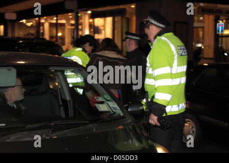 Samedi 17 novembre 2012, l'ambassade d'Israël Londres protester. Autour de 1200 personnes tiennent une manifestation près de l'Ambassade israélienne à Londres en soutien aux Palestiniens comme air strike continuent à Gaza. Banque D'Images