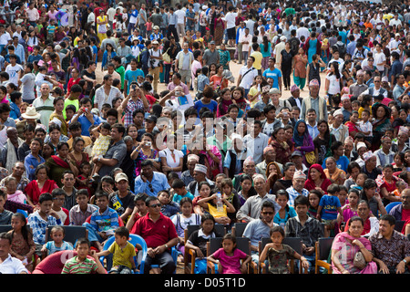 Foule assistant à la rue festival 2012 à Bhaktapur, Népal Banque D'Images