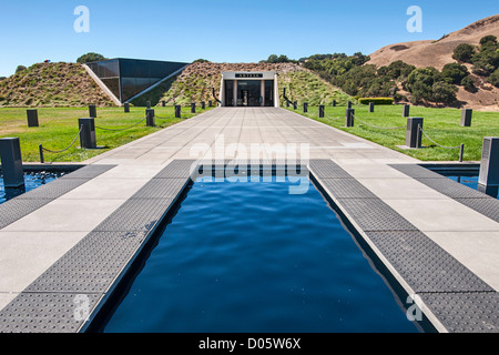 Belle vue sur Artesa Winery et domaine viticole dans la Napa Valley. Banque D'Images