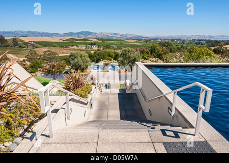 Belle vue sur Artesa Winery et domaine viticole dans la Napa Valley. Banque D'Images