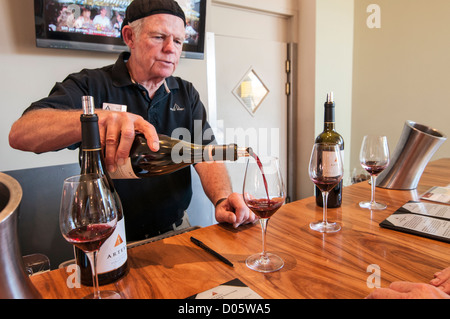 Dégustation de vin dans la région de Napa Vallery, en Californie. Banque D'Images