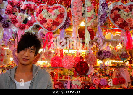 Shanghai Chine,Huangpu District,Yuyuan Garden,Fuyou Road,shopping shopper shoppers shopping magasins marché achat, magasin commerces d'affaires, d Banque D'Images