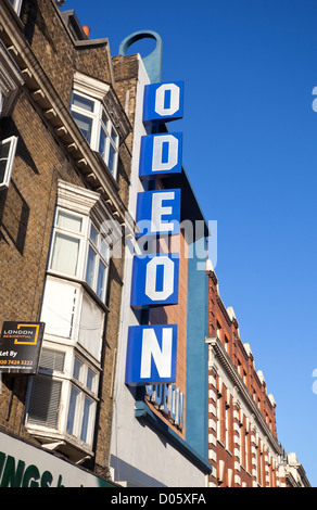Cinéma Odéon signe généraux, Camden, London, England, UK Banque D'Images