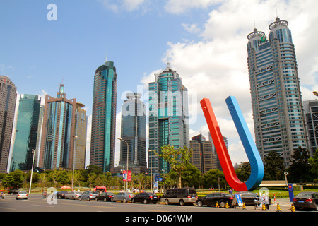 Shanghai Chine, quartier financier chinois de Pudong Lujiazui, Century Avenue, China Insurance Building, World Finance Tower, China Merchants, New Shanghai Int Banque D'Images