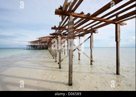 La construction de la jetée, Lankayan Island, Bornéo Banque D'Images