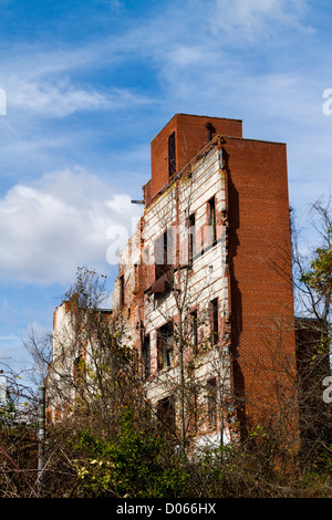 Ruines de l'ancienne usine de meubles à Lexington NC Banque D'Images