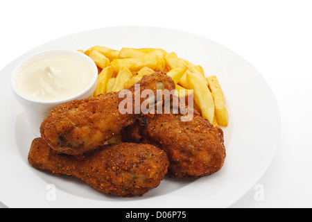 Trois morceaux de poulet frit du sud croustillant avec des frites Banque D'Images