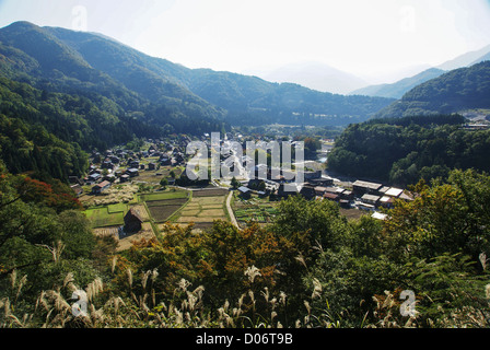 Villages historiques de Shirakawa-go et Gokayama site de l'UNESCO au Japon Banque D'Images