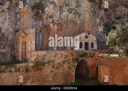 Monastère catholique et St John's cliff sur la péninsule Akrotiri, nord de la Crète, Grèce. Banque D'Images