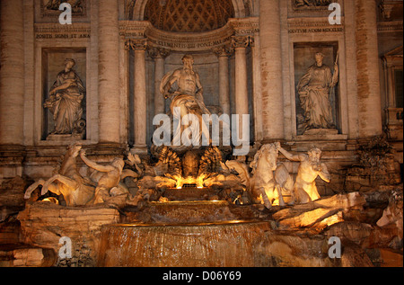 Fontaine de Trevi à Rome, Italie, le soir Banque D'Images