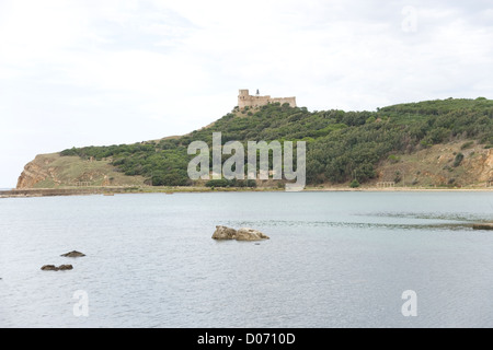 La ville de Tabarka et le fort génois sur la côte des Barbaresques, au nord-ouest de la Tunisie Banque D'Images