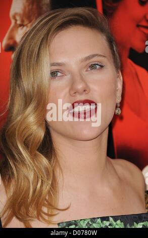 Scarlett Johansson lors d'une apparition publique pour Hitchcock Premiere, le Ziegfeld Theatre, New York, NY 18 Novembre, 2012. Photo par : Kristin Callahan/Everett Collection Banque D'Images