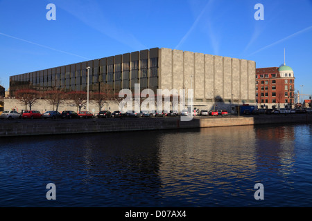 La Banque nationale du Danemark, la Banque centrale du Danemark, Copenhague. Institution indépendante et autonome. Architecte Arne Jacobsen, moderniste. Banque D'Images