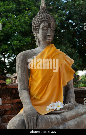 Wat Yai Chai Mongkhon, ou du "grand monastère de victoire de bon augure" à Ayutthaya Banque D'Images