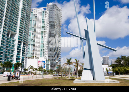 Sculpture sur Biscayne Boulevard, Miami, Floride, USA Banque D'Images