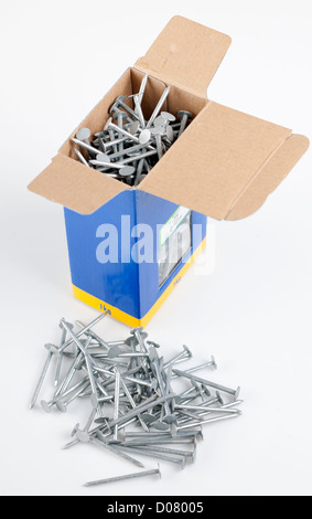 Fort de 50mm clous galvanisés estimé Banque D'Images